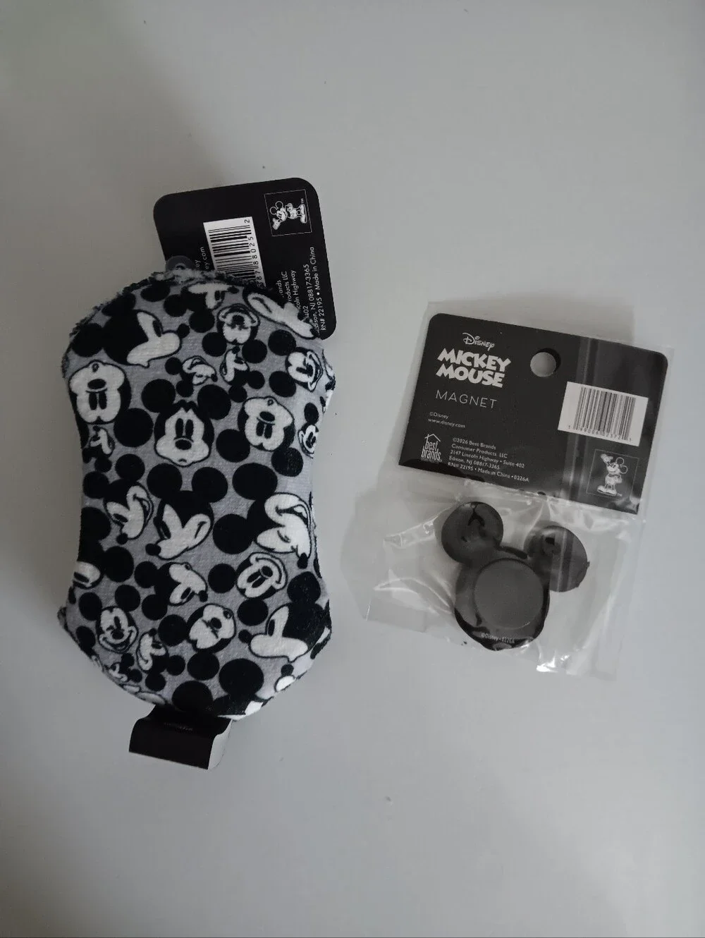 Disney Mickey Mouse Microfiber Sponge and Magnet Set